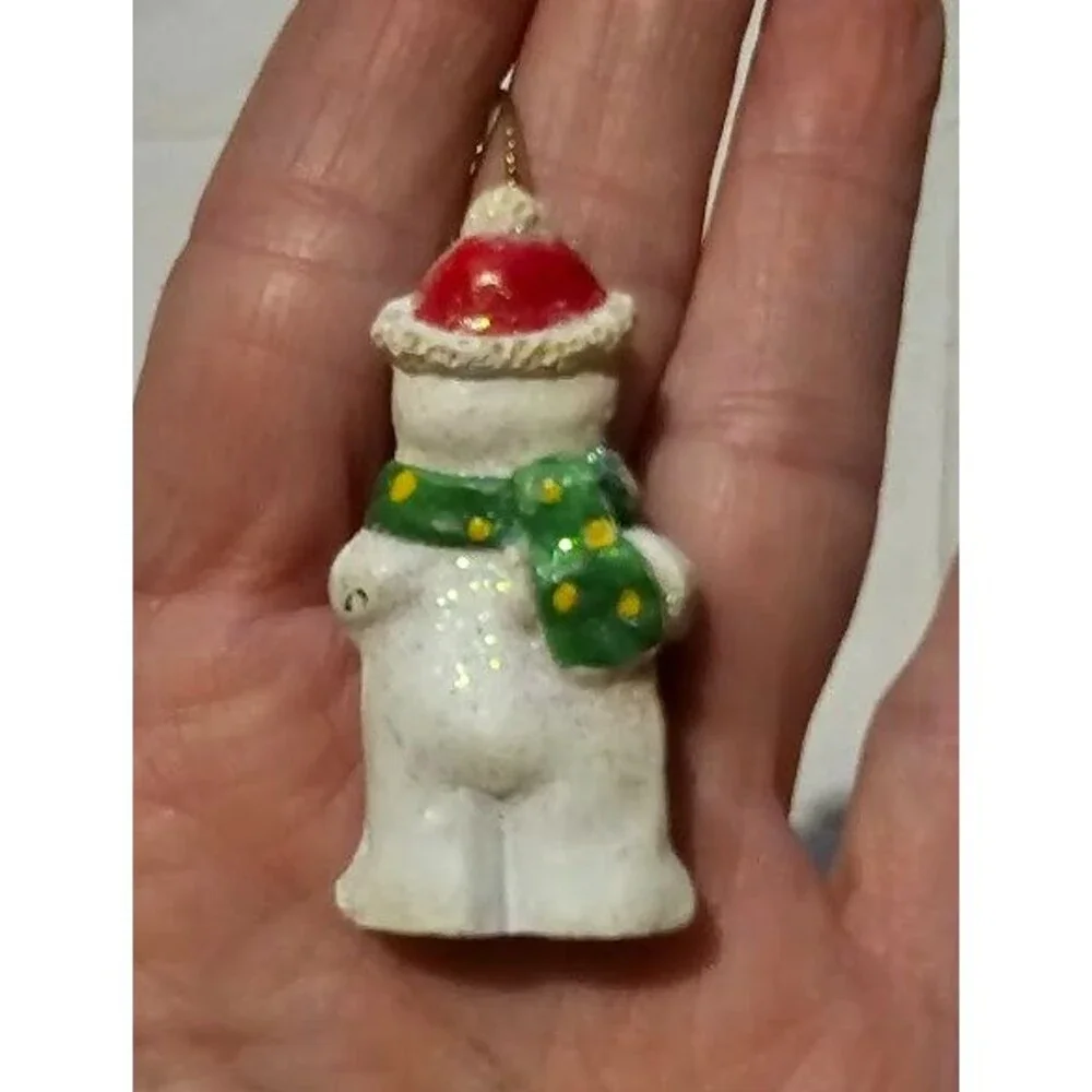 MINIATURE POLAR BEAR WITH PRESENT 2